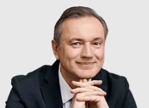 Этот день — не повод для грусти или прощания, а напоминание о том, что любовь — это постоянное движение вперёд, это выбор каждый день.