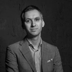 Цена на дальневосточную рыбу и красную икру стала расти у нас где-то с начала лета, с июня месяца. При этом путину увеличили, то есть улов должен быть больше, но цена продолжает расти. Основная проблема, которую отмечает Банк России, и ассоциация рыбхозяйственных предприятий «Приморья» — это нехватка кадров. То есть нет людей, в прямом смысле слова.