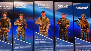 Путин стал первым гостем музея генерал-майора Гудкова во Владивостоке