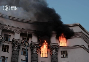 Ошибка ПВО? За атакой на здание Правительства Украины стоит не Россия