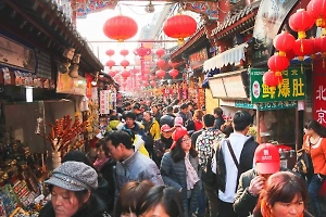 Влюбляются и хотят приехать снова: Россияне оценили безвизовый въезд в Китай