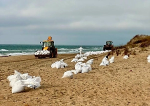 Россиян предупредили о сокращении мест отдыха на Чёрном море из-за разлива мазута