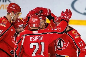 «Автомобилист» в Москве победил «Спартак», выиграв четвёртый матч подряд в КХЛ