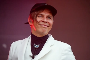 Стало известно, на что лидер группы «Мумий Тролль» собрался отстроить сгоревший в США особняк