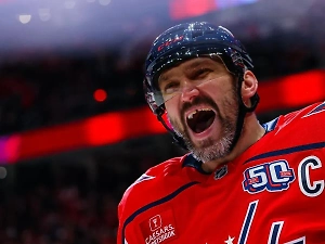 До Гретцки осталось 20: Овечкин пушечным выстрелом добыл победу «Вашингтону» в овертайме