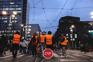 Вучич: Западная агентура пытается развязать в Сербии цветную революцию