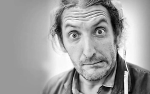 Заставлял сниматься в порно: Популярный киевский фотограф оказался серийным педофилом