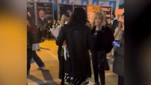 На Кипре сняли пританцовывающую под «Катюшу» Аллу Пугачёву