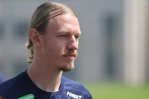 Сафонов решил обратиться в суд после того, как приставы выставили на продажу его Mercedes