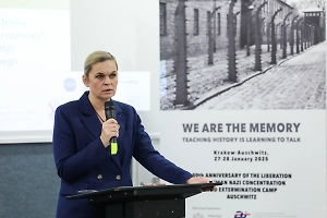 «Пора извиниться и уйти!» Польский министр попал в скандал из-за одного слова о нацистах