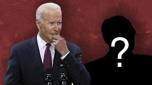 В Госдуме раскрыли, кого Байден хотел видеть «у руля» в России вместо Путина