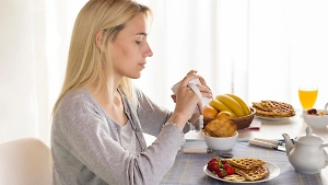 От воды до пельменей: Перечислены любимые блюда россиян на завтрак