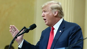 Трамп одним из первых указов оставит в США только два гендера