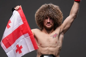 Чемпион UFC Двалишвили пошёл на обман перед титульным боем с Нурмагомедовым