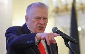 «Два года, затем покушение и похороны»: Нейро-Жириновский сделал страшное предсказание о Трампе