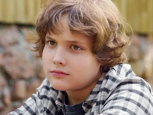 Семья — это наша поддержка, помощь. В любых случаях нам поможет наша семья, как показана в нашем случае: отец помог сыну справиться с его трудностями. Игнорировать это родители точно не должны. Они должны разобраться, почему их ребёнка травят. Может, он виноват в какой-то степени, что-то он сделал такое, что его из-за этого унижают. Но во всяком случае папа и мама должны будут поговорить с обидчиком. Во многих случаях сам обидчик просто так начинает травить. Тогда взрослый должен сказать, как сделать так, чтобы тот перестал