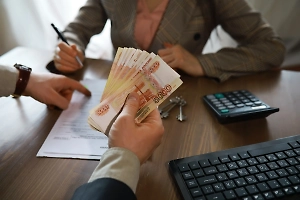 Новогодний облом: Life.ru узнал, кто в этом году останется без 13-й зарплаты