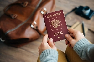 Ошибка в загранпаспорте: Россиянам объяснили, как вернуть деньги за поездку