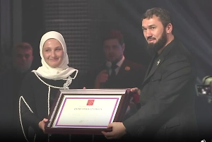 Дочь Рамзана Кадырова получила награду от Путина