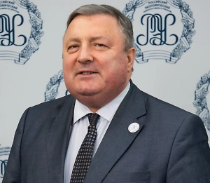 Наши границы, как говорится, на замке — они хорошо защищены. Нас просто пытаются за счёт этой неопределённости вынудить усилить все границы, чтобы посмотреть, как мы будем действовать. Это своего рода «зондирование почвы»: мы объявляем о возможном размещении войск на границах, а затем наблюдаем, как Россия отреагирует, где и как будут располагаться наши позиции.