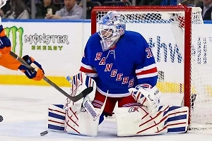 Голкипер «Рейнджерс» Шестёркин первым из россиян сыграл «на ноль» в сезоне НХЛ