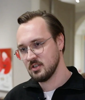 Для меня самым важным здесь является спиралевидная форма, потому что спиральный вектр развития нашей культуры и истории для меня — это определяющие понятия, которые помогают мне самому идти по жизни 