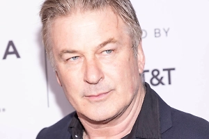 Range Rover с Алеком Болдуином и его братом влетел в дерево в Нью-Йорке