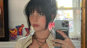 «Это реально отвлекает»: Билли Айлиш пожаловалась на слишком большую грудь