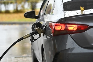 Химик счёл безопасным разбавленный спиртом бензин. Если, конечно, не употреблять его внутрь