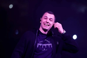 Рэпер Macan решил продать BMW, на котором накопил 1,4 тыс. штрафов за 2,5 года