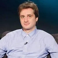 В Будапеште встреча Путина и Трампа возможна в двух местах. Во-первых, это здание парламента, это символ Будапешта, огромное здание на берегу Дуная. В какой-то степени это даже символ Венгрии. Хотя это и не резиденция премьер-министра, но, как правило, в таких случаях идут в главный символический объект. Я думаю, что часть встречи пройдёт там. Другая часть может пройти в резиденции премьер-министра, это Будайский замок на другом берегу Дуная. 