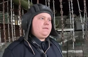 Российский танкист вызвал огонь ВСУ на себя, прикрывая экипаж отца