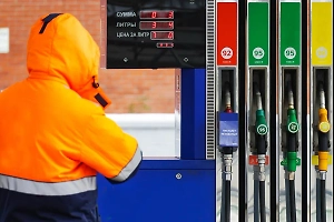 На этой неделе падают цены на нефть. Как отреагируют цены на бензин и когда закончится дефицит на заправках