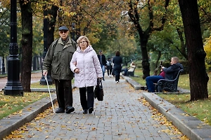 С 1 ноября пенсионеры получат досрочные выплаты. Сколько они составят и кому сделают прибавку
