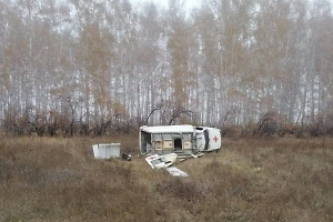 Чудом никто не погиб: Скорая с беременной женщиной попала в страшное ДТП под Новосибирском