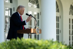 Трамп обвинил Венесуэлу в отправке наркотиков и нелегальных мигрантов в США