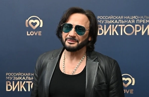 Стас Михайлов рассказал, почему не намерен «биться» с продавцами ростовых кукол с его лицом