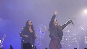 Life.ru публикует видео с первого после воссоединения концерта «Тату» в Москве