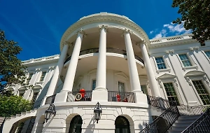 США усилят безопасность бункера под Белым домом в ходе строительства
