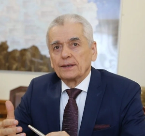 Это было большим завоеванием социализма. Тогда развивалось санаторно-курортное движение, создавались учреждения отдыха. Это не просто привилегия, а медицинская необходимость: 11 месяцев человек работает, 12-й — отдыхает