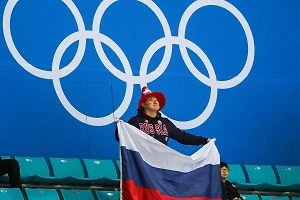 Легендарный мировой рекордсмен из США призвал вернуть России флаг и гимн на Олимпиаде