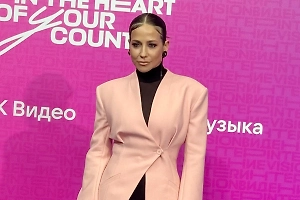 Телеведущую Юлию Барановскую выписали из больницы после двух операций