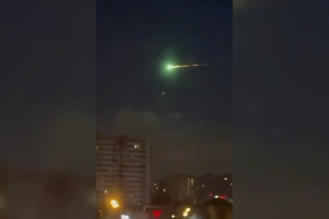 Профессор рассказал, опасен ли для экологии космический мусор, пролетевший над Москвой