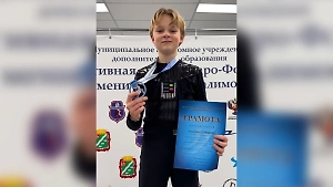 Сын Плющенко выиграл турнир, будучи единственным участником в своей категории