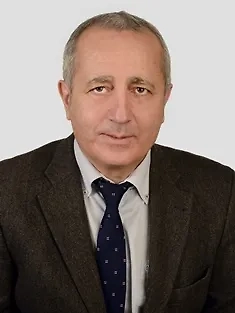 Среди всех угроз, которые могут внезапно перевернуть жизнь человека и его семьи, ишемический инсульт занимает одно из первых мест. Это заболевание ежегодно уносит миллионы жизней по всему миру, а многих оставляет с тяжелейшими последствиями — параличами, нарушениями речи и памяти. Но главное, что нужно знать об инсульте сегодня: до 80% случаев можно предотвратить.