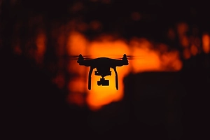 Украинский БПЛА влетел в жилую многоэтажку в Твери