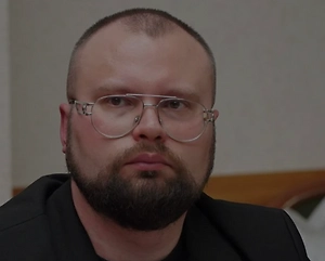 Существуют официальные правила и нормы эксплуатации жилищного фонда, которые описаны в Постановлении Госстроя РФ № 170. Канализационная система рассчитана только на отходы жизнедеятельности и туалетную бумагу. Причём бумага должна быть качественной и быстро распадаться в воде. Всё остальное может вызвать засор.