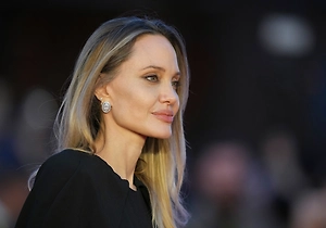 В ВСУ назвали желание сходить в туалет причиной визита Джоли в Николаевский ТЦК