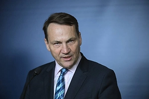 Глава МИД Польши обвинил извращенцев в прослушке его разговоров