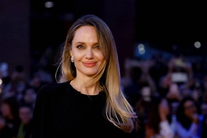 Команда Джоли звонила в офис Зеленского для спасения охранника актрисы от ТЦК